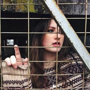 Meet your Posher, Claire